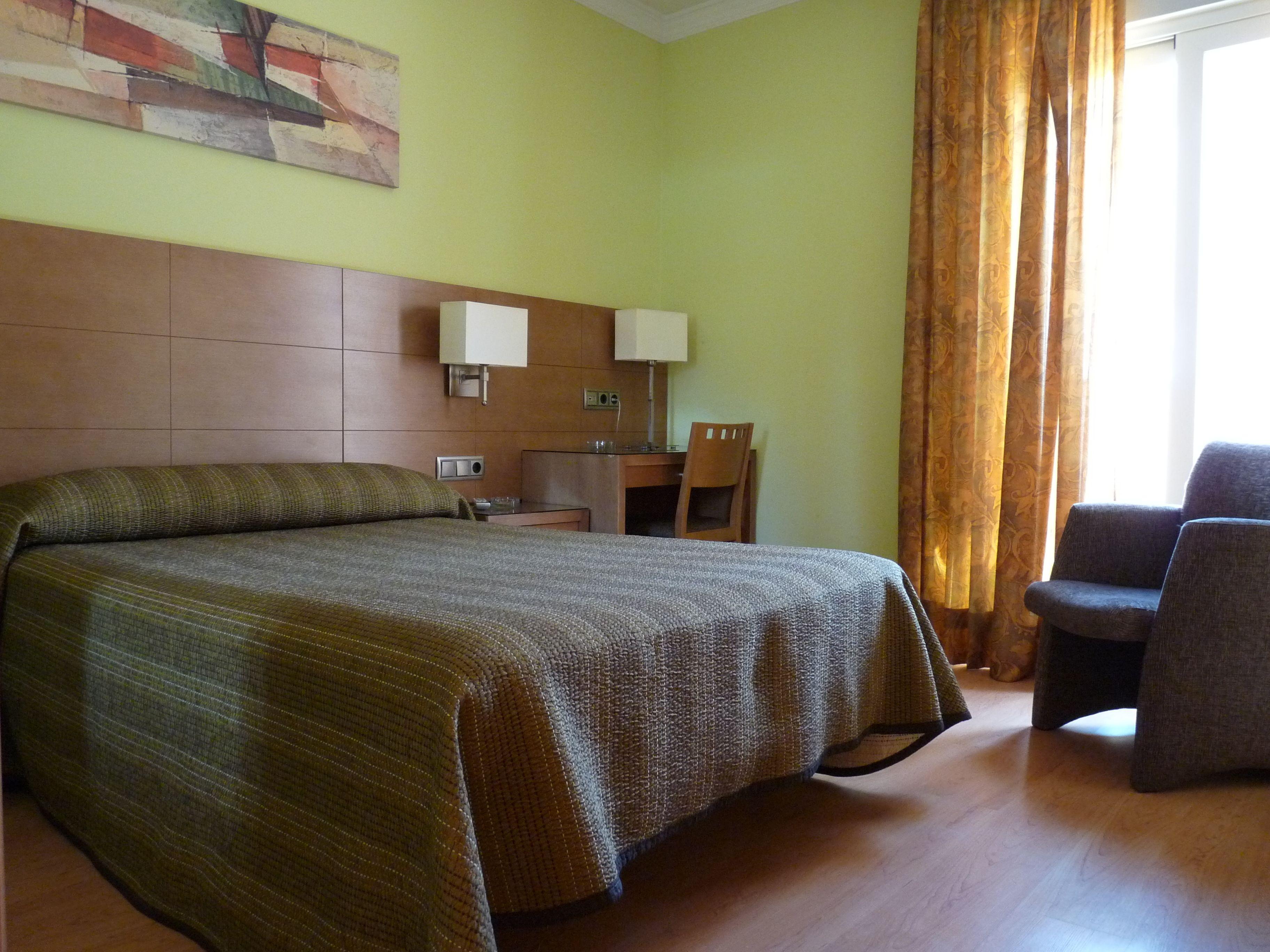 Hotel 4C Puerta Europa — Fotoğraflar 3